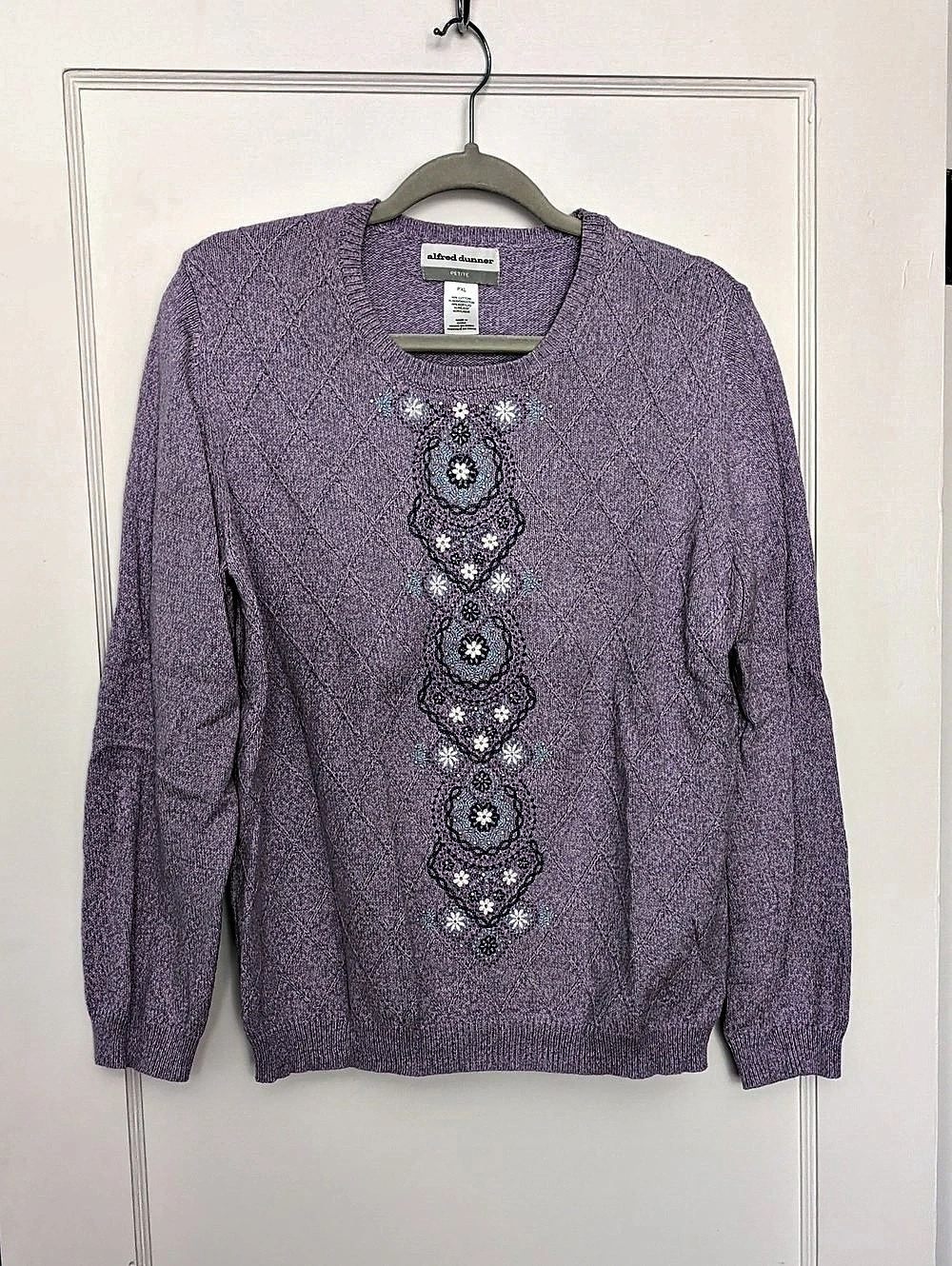 Alfred Dunner Embroidered Crewneck Sweater in Purple PXL Like New